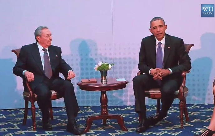 President Obama meets with President Castro: “Cuban president Raúl Castro and US president Barack Obama meet in Panama on 4-11-2015”; Barack Obama; Cuba; Raúl Castro