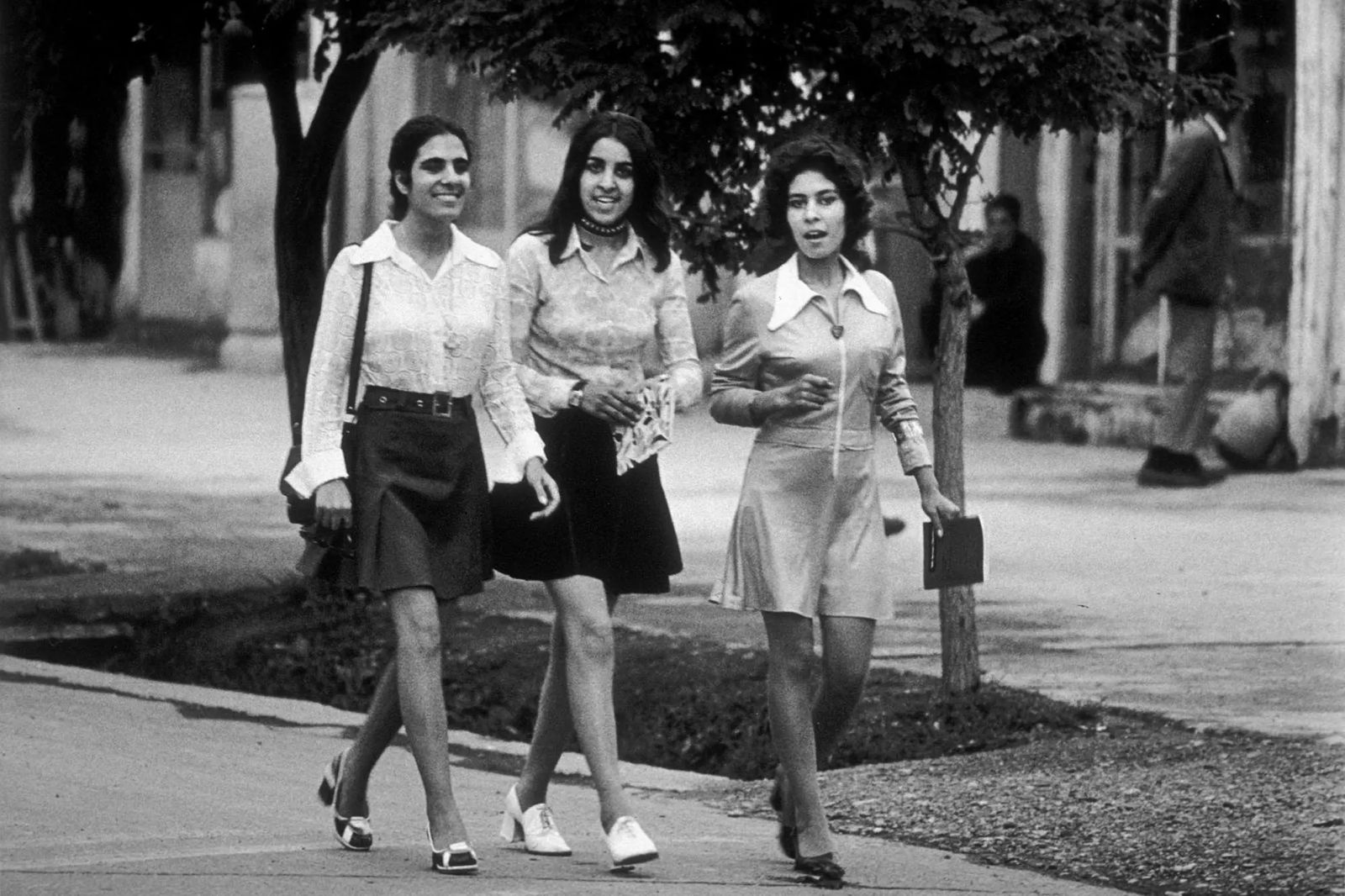 Afghanistan women in the seventies: Women walking in Afghanistan in miniskirts.; seventies; Afghanistan