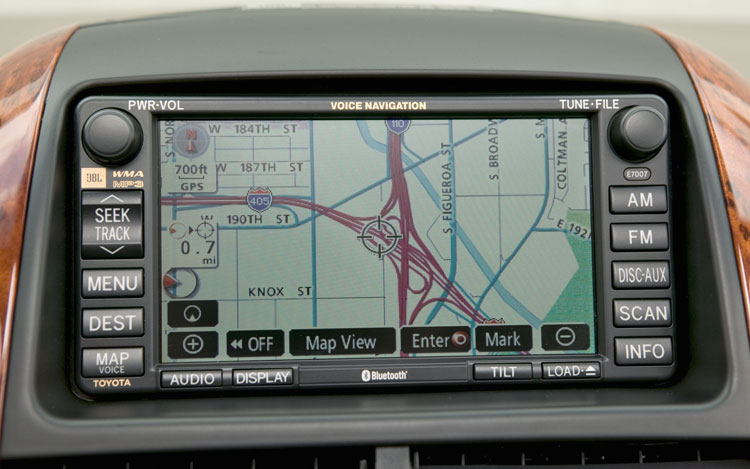 Toyota 4Runner navigation unit: Toyota 4Runner navigation unit, with crosshair marking streets.; Toyota