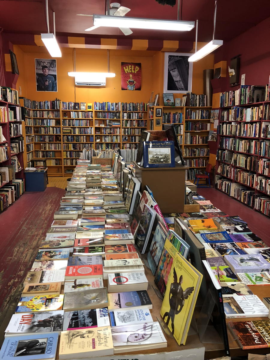 S.W. Welch Bookstore: S.W. Welch in Montréal.; bookstores; Montréal